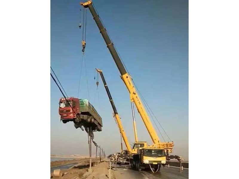 吊車施救